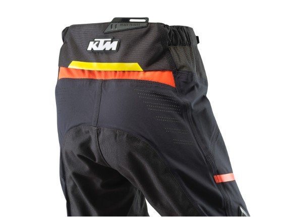 pho_pw_det_324418_3pw21000120x_gravity_fx_pants_black_detail_1__sall__awsg__v1