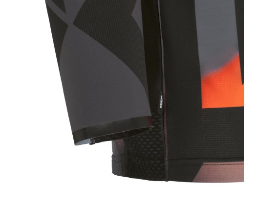 pho_pw_pers_vs_3pw25000590x_gravity_fx_jersey_blk_grey_detail__sall__awsg__v3