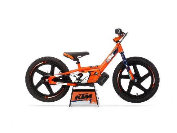 PHO-PW-PERS-VS-416368-3PW220052400-MY22-KTM-REPLICA-16eDRIVE-with-stand-90-right-SALL-AWSG-V1