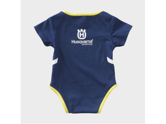 pho_hs_pers_rs_93943_3hs22003220x_baby_team_body_back__sall__awsg__v1