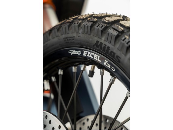 pho_pp_mon_652298_my25_ktm_890_adventure_r___details_ktm_890_adventure_r__sall__awsg__v1