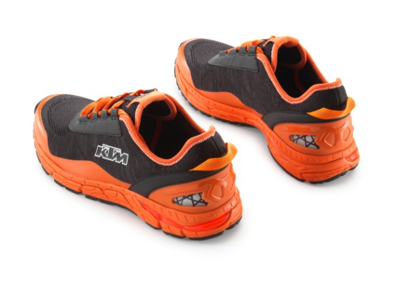 pho_pw_pers_rs_331980_3pw21002660x_team_corporate_shoes_back__sall__awsg__v1