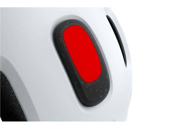 High Res-READY HELMET +HELMET LIGHT_Perspective View_pale grey_Detail_02