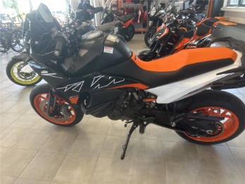 890 SMT