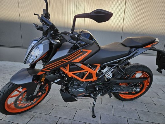 KTM 125 DUKE E5, VBKJPA406PC023760
