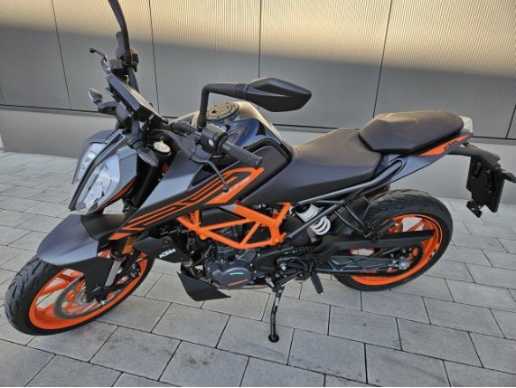 KTM 125 DUKE E5, VBKJPA406PC023760