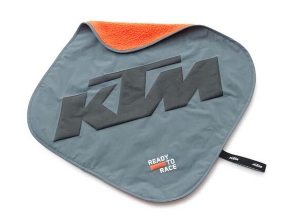 pho_pw_pers_vs_550213_3pw240031600_racetrack_changing_mat_front_casual___accessories__sall__awsg__v2