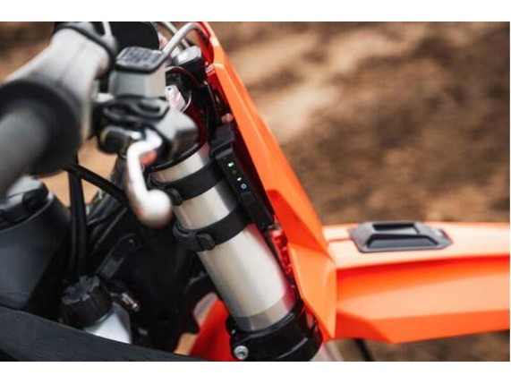 pho_pp_mon_570237_my24_ktm_250_sx_f_cuo_details_parts__sall__awsg__v1