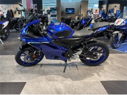 YZF-R125    Zubehör inklusive