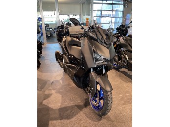 XMAX 300