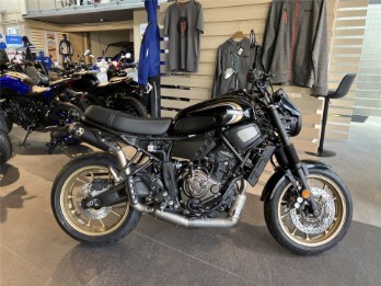 XSR700 Akra +Zubehör Tageszulg