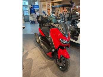 NMAX 125 mit Zubehör Tageszul.