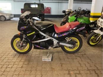 GPZ600R