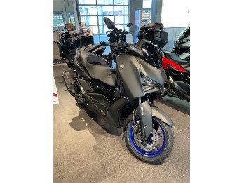 XMAX 125