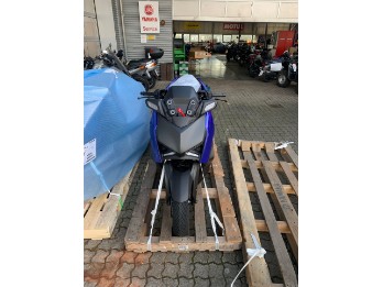 XMAX 125