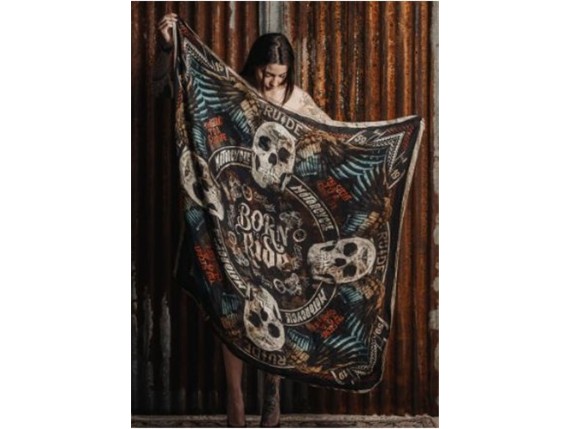flying skull groß