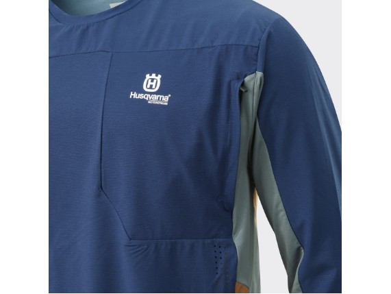 pho_hs_closeup_118509_3hs23001010x_gotland_shirt_blue_detail_2__sall__awsg__v1
