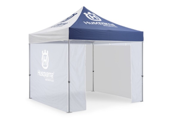 pho_hs_pers_vs_3hs24007000x_hqv_paddock_tent_3x3_frame_roof_side_wall_transp__sall__awsg__v1