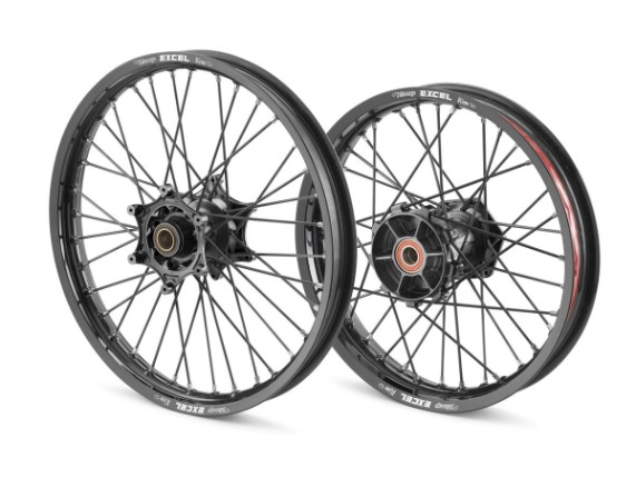 pho_nmon_00010000401_factory_wheel_set__sall__awsg__v1
