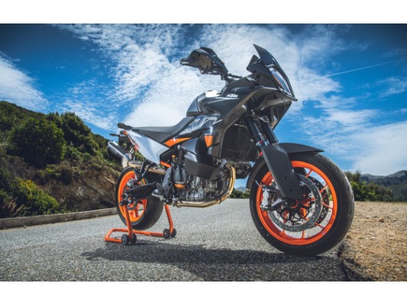 pho_pp_nmon_514428_ktm_890_smt___static_images_ktm_890_smt_pre___shooting_static__sall__awsg__v1