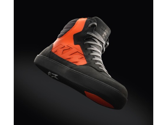 pho_pw_grid_483032_3pw23000100x_j_6_wp_shoes_hlp_street_equipment__sall__awsg__v1