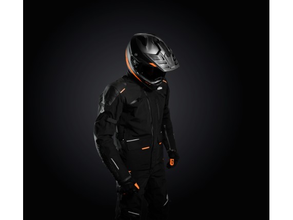 pho_pw_hero_253031_3pw191160x_adv_jacket_hero__sall__awsg__v1