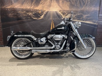 FLDE Softail Deluxe
