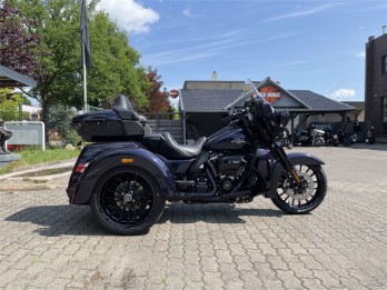 FLHTCUTG TRI GLIDE ULTRA