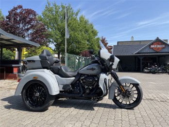 FLHTCUTG TRI GLIDE ULTRA