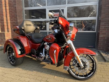 FLHTCUTG TRI GLIDE ULTRA