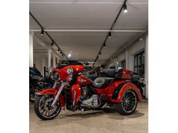 FLHTCUTG TRI GLIDE ULTRA