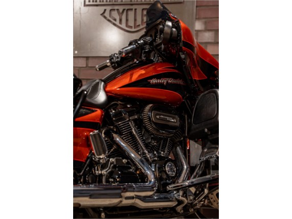 HARLEY-DAVIDSON FLHXSE Street Glide CVO, 0017967