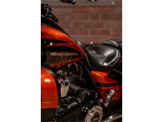 HARLEY-DAVIDSON FLHXSE Street Glide CVO, 0017967