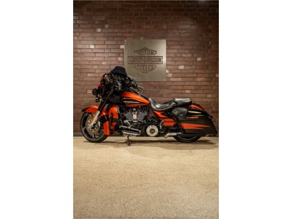 HARLEY-DAVIDSON FLHXSE Street Glide CVO, 0017967