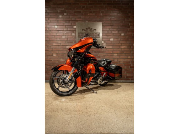 HARLEY-DAVIDSON FLHXSE Street Glide CVO, 0017967