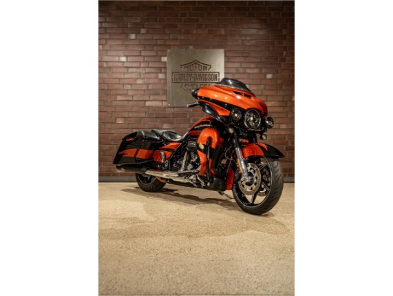 HARLEY-DAVIDSON FLHXSE Street Glide CVO, 0017967