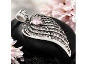 Rockyfy Edelstahl Kettenanhänger "Heart Wing" by Rockyfy – Eleganter Flügel mit rosa Kristallherz ADF016