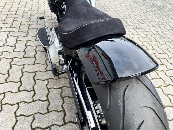 3b7a13ee84b942f1bf8f2e9e896a4b87