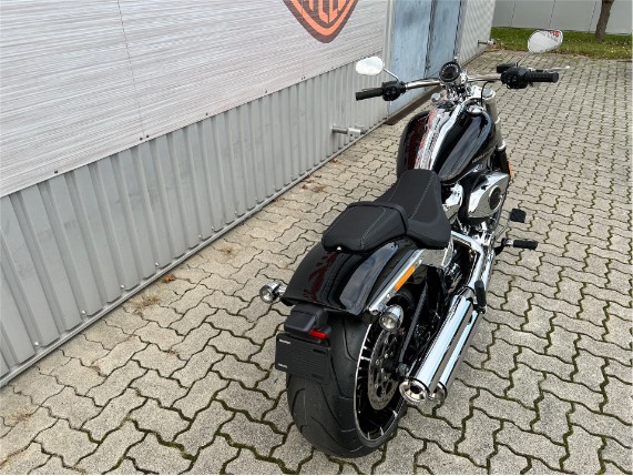 70c1562d59224d84a2cb475ea91d4747