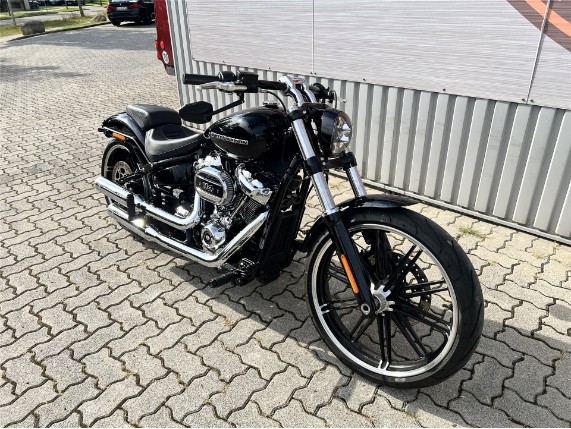 73ae4b9d0baa43f2aef81661c5a7bee8