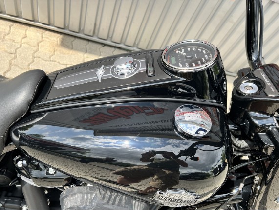 8b56ffe24e564d0bb799caf32f072a9d