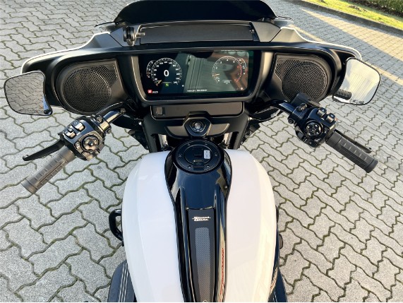 Harley-Davidson FLHX Street Glide White Onyx P, 0003584