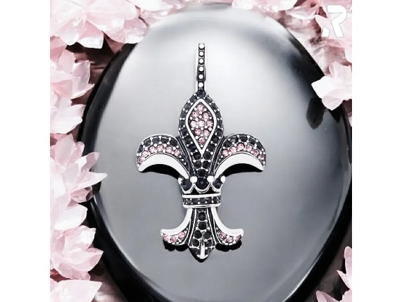 Kettenanhaenger Lilie Fleur de Lis Schwarz Pink mit Schmucksteinen Damen Frauen Herren Maenner Rockerschmuck Bikerschmuck Rockyfy 03_800x800