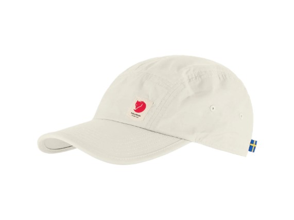 Fjäll Räven High Coast Wind Cap in Chalk White