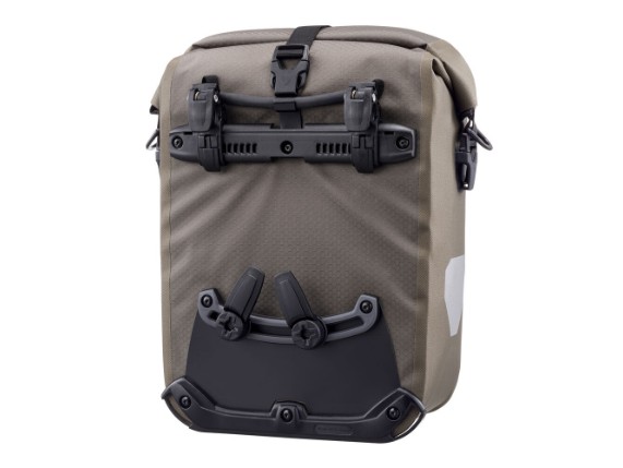 Gravel-Pack_ql21_F9984_02back