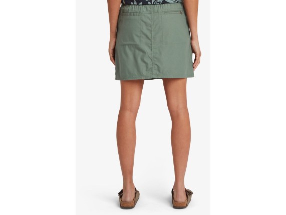 sherpa-womens-ghoral-skort-sw24088-810-green-model-05