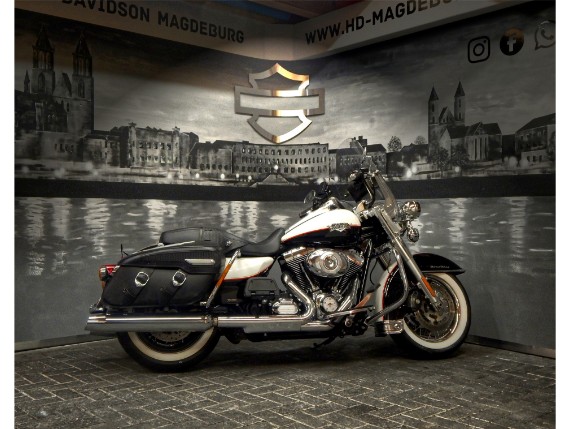 HARLEY-DAVIDSON FLHRC103 ROAD KING CLASSIC, 0001945