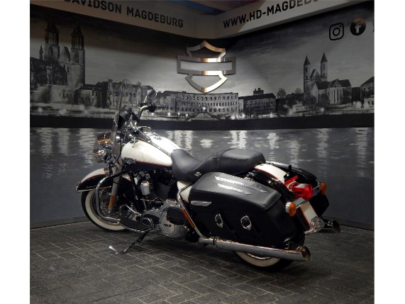 HARLEY-DAVIDSON FLHRC103 ROAD KING CLASSIC, 0001945