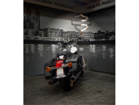 HARLEY-DAVIDSON FLHRC103 ROAD KING CLASSIC, 0001945