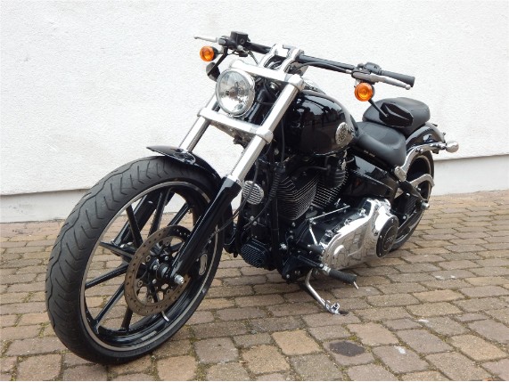 HARLEY-DAVIDSON FXSB BREAKOUT, 0003411